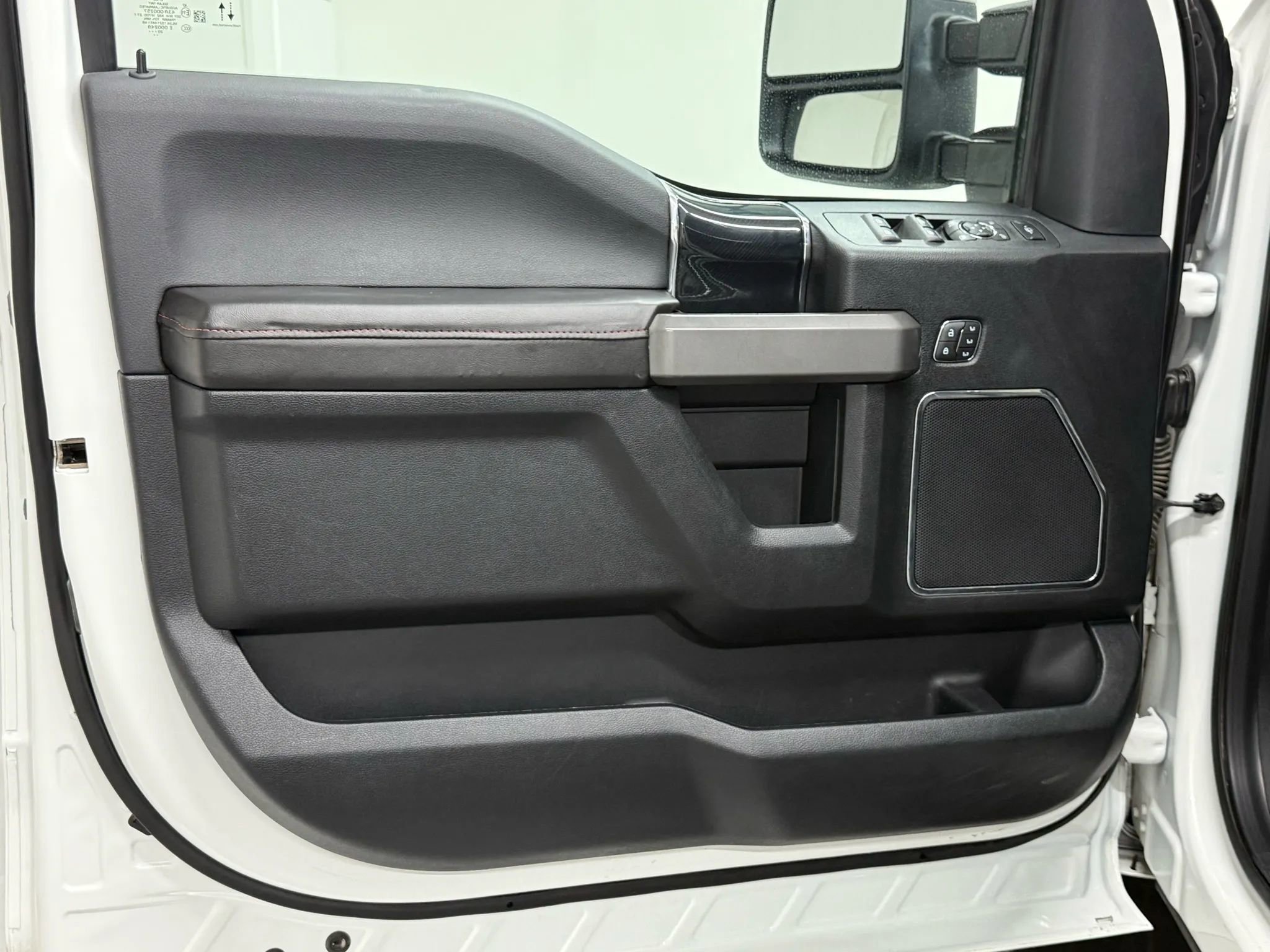 Used 2021 Ford F250 Platinum image 17