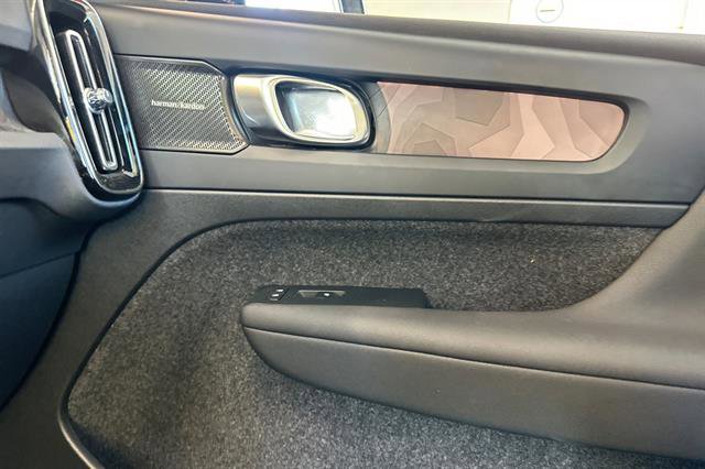 Certified 2024 Volvo XC40 Recharge Ultimate w/ Protection Package Premier image 19