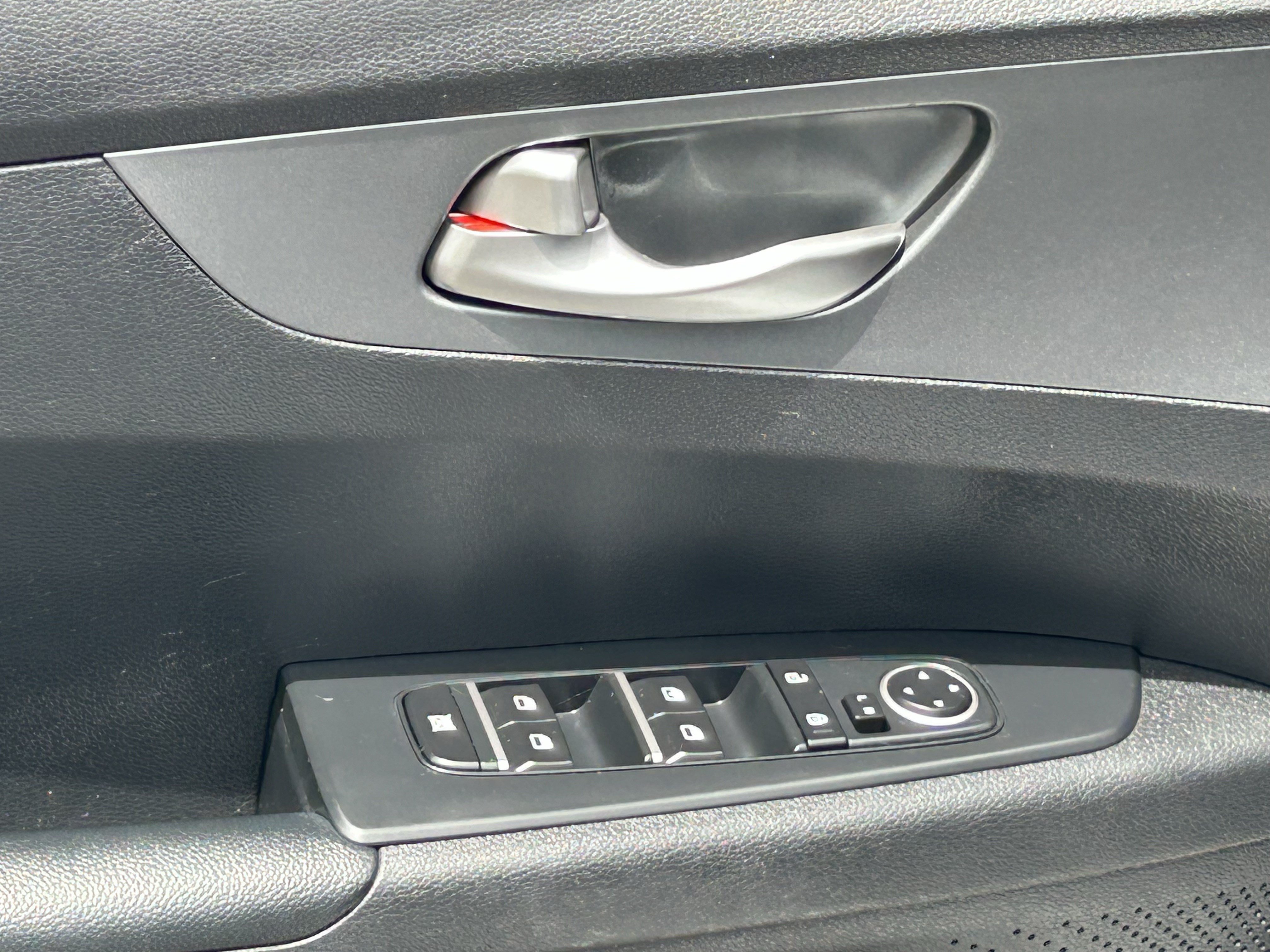 Used 2021 Kia Forte LXS FWD image 19