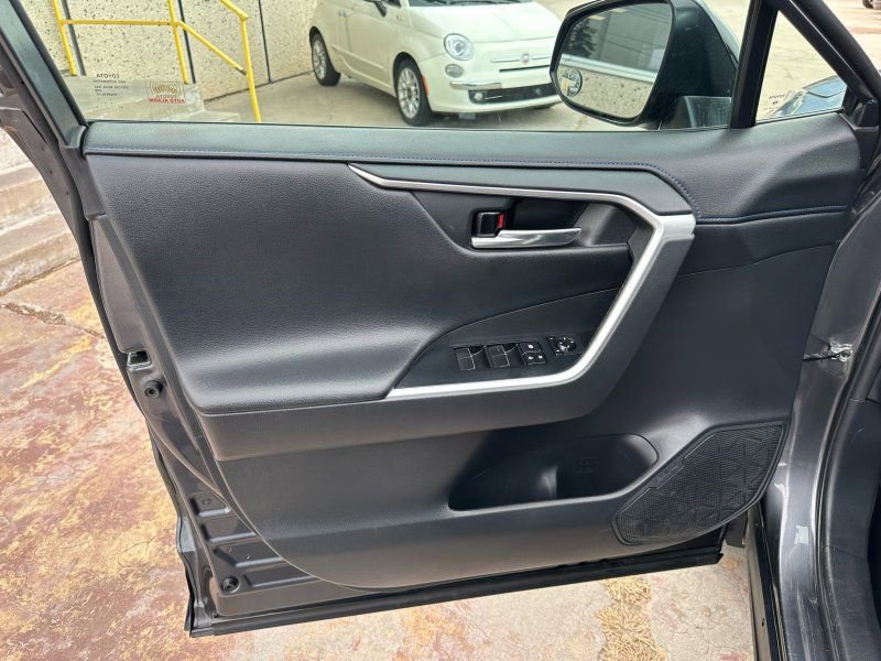 Used 2020 Toyota RAV4 XSE AWD/4WD image 10