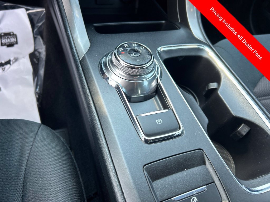 Used 2017 Ford Fusion SE FWD image 9