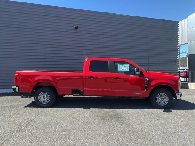 New 2025 Ford F250 XL w/ XL Chrome Package RWD image 2