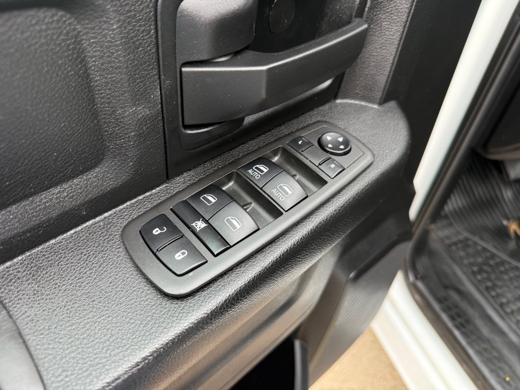 Used 2022 RAM 3500 Tradesman w/ Chrome Appearance Group AWD/4WD image 19