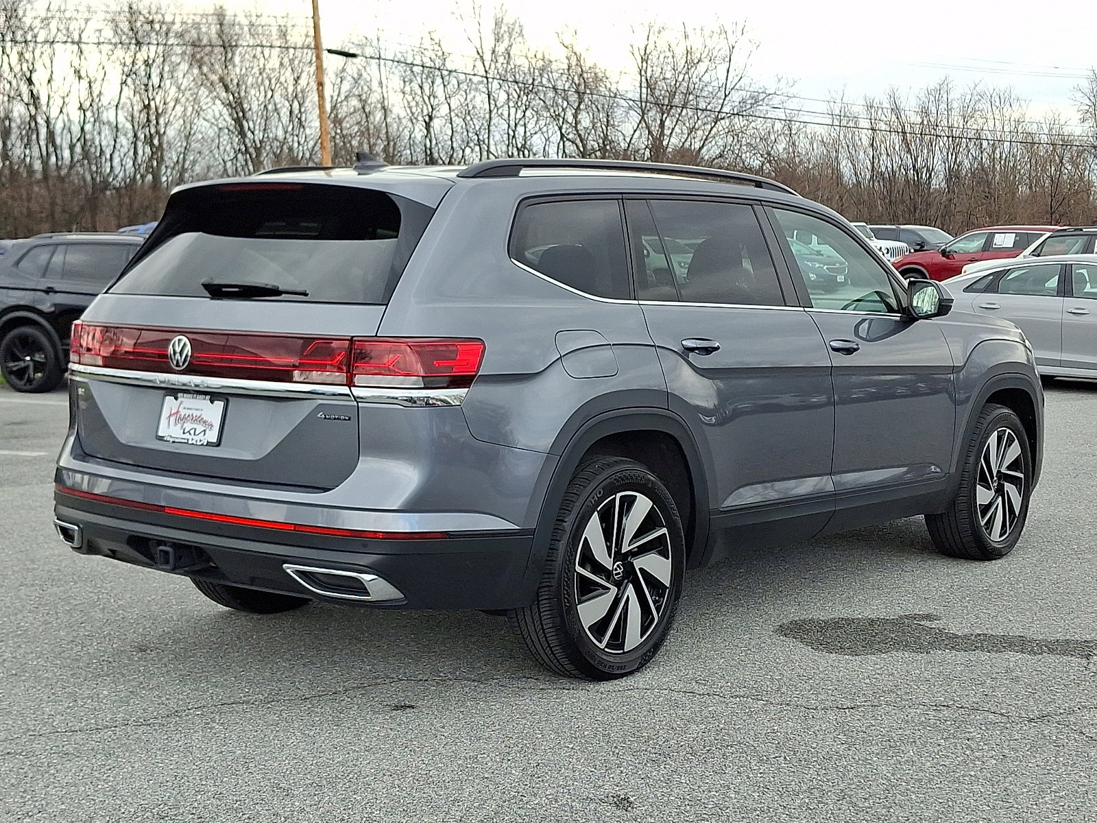 Used 2024 Volkswagen Atlas SE image 6