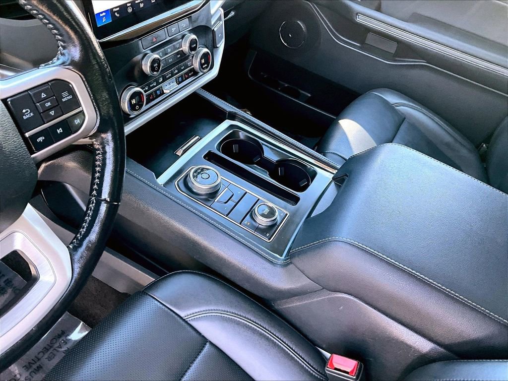 Used 2023 Ford Expedition Max XLT image 13