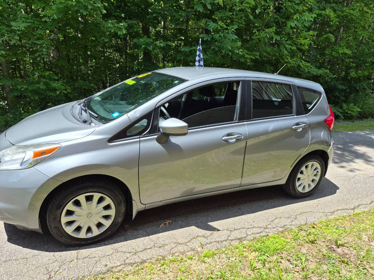 Used 2015 Nissan Versa Note SV FWD image 3