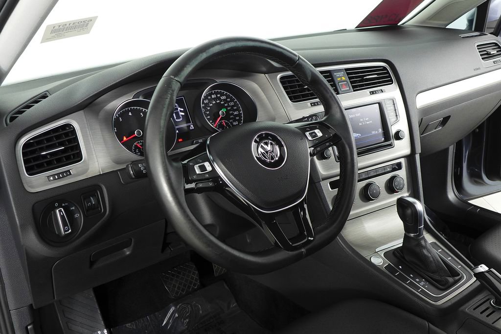 Used 2017 Volkswagen Golf S image 31