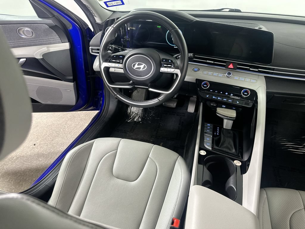 Used 2024 Hyundai Elantra Limited FWD image 19