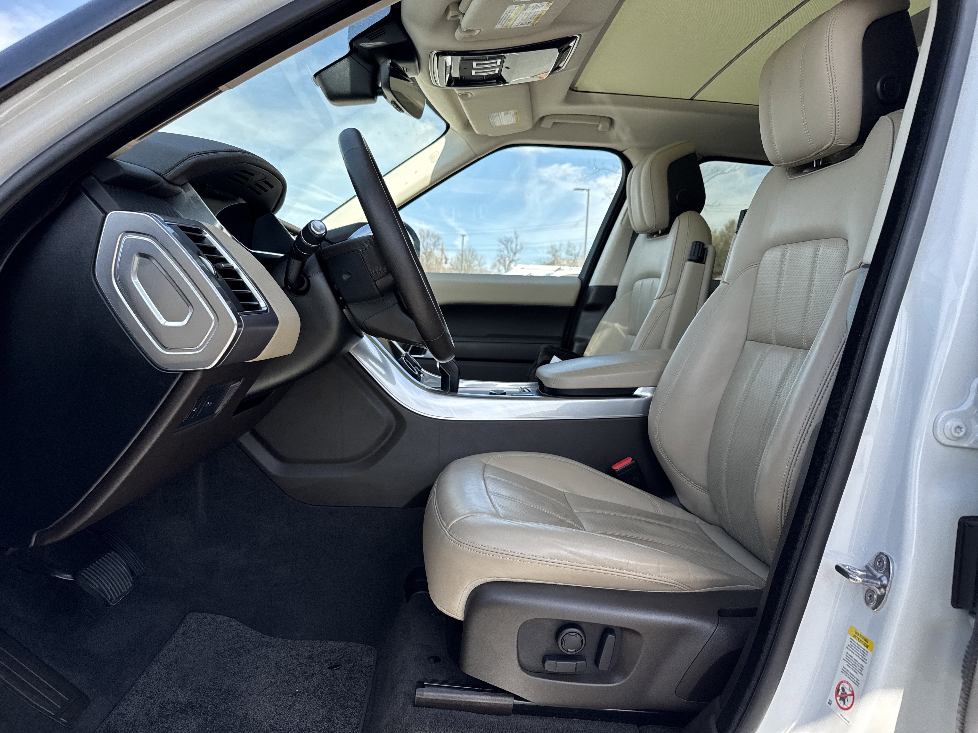 Used 2019 Land Rover Range Rover Sport HSE image 17