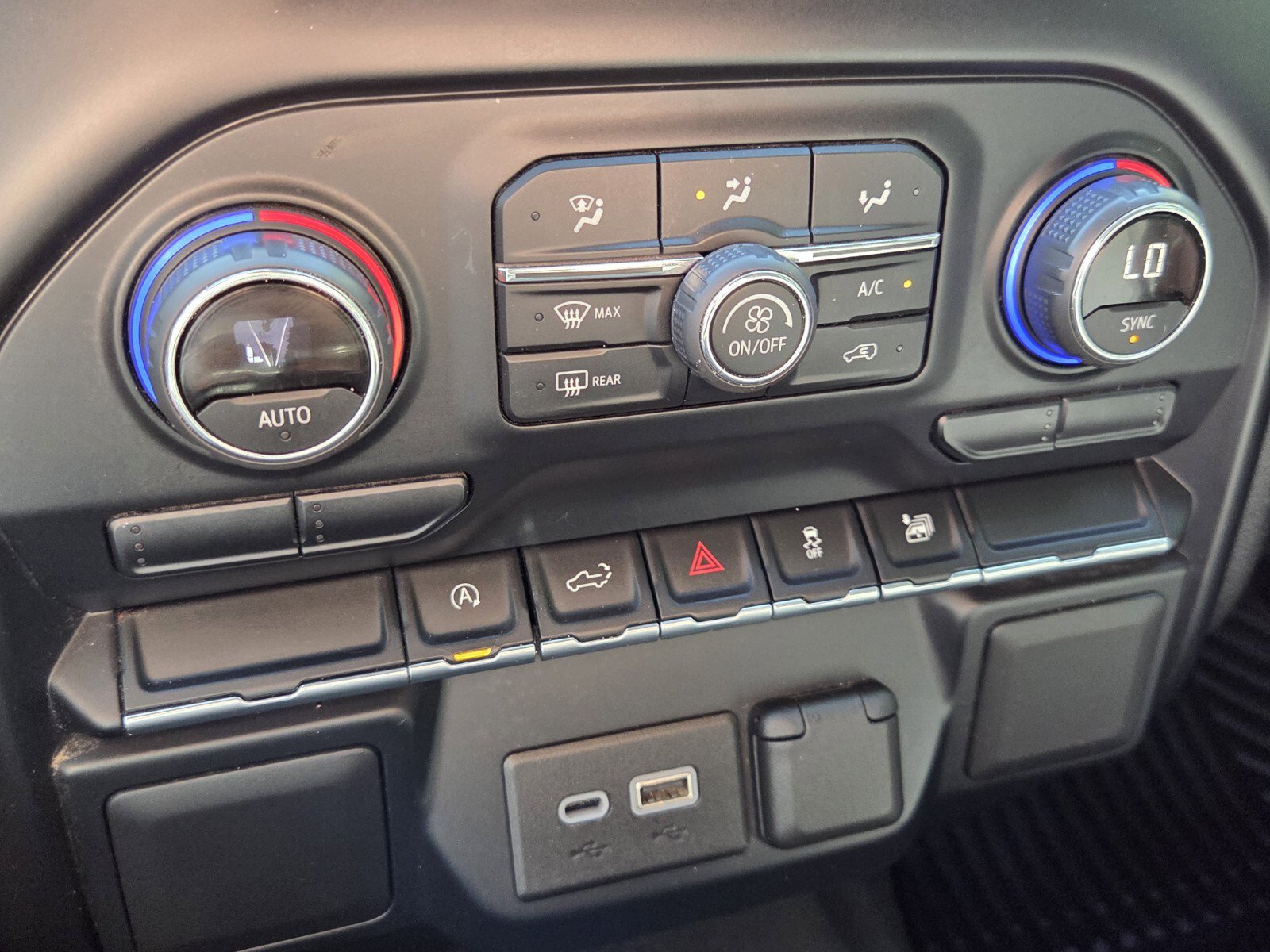 Used 2022 Chevrolet Silverado 1500 LT image 15