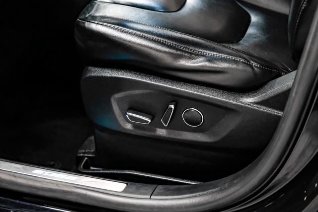 Used 2019 Ford Edge Titanium image 41