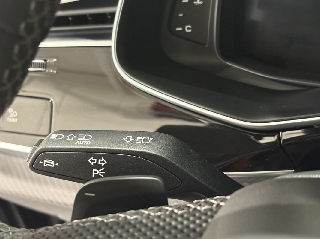 Used 2026 Audi SQ8 Prestige AWD/4WD image 16