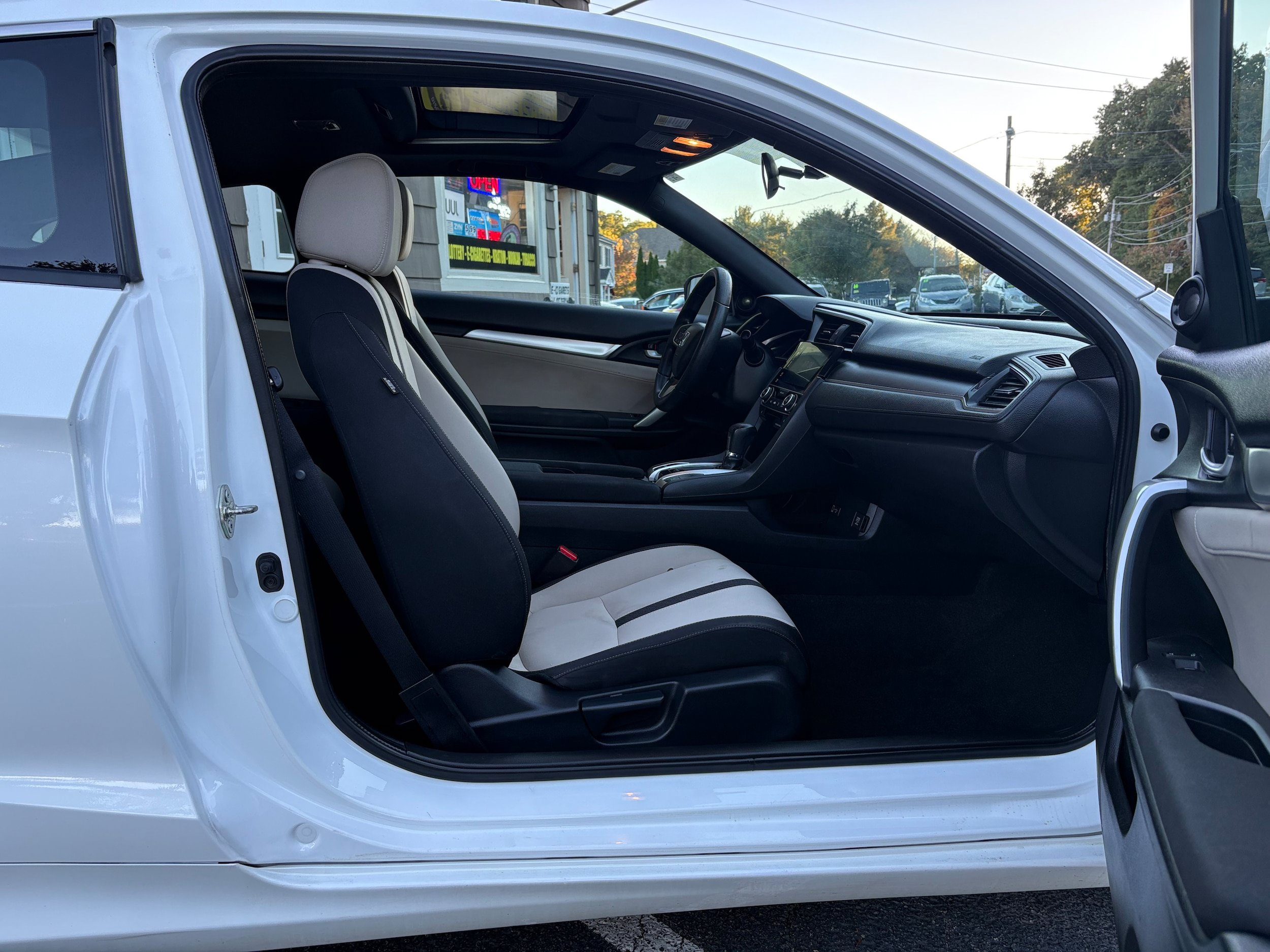 Used 2016 Honda Civic EX-T image 17