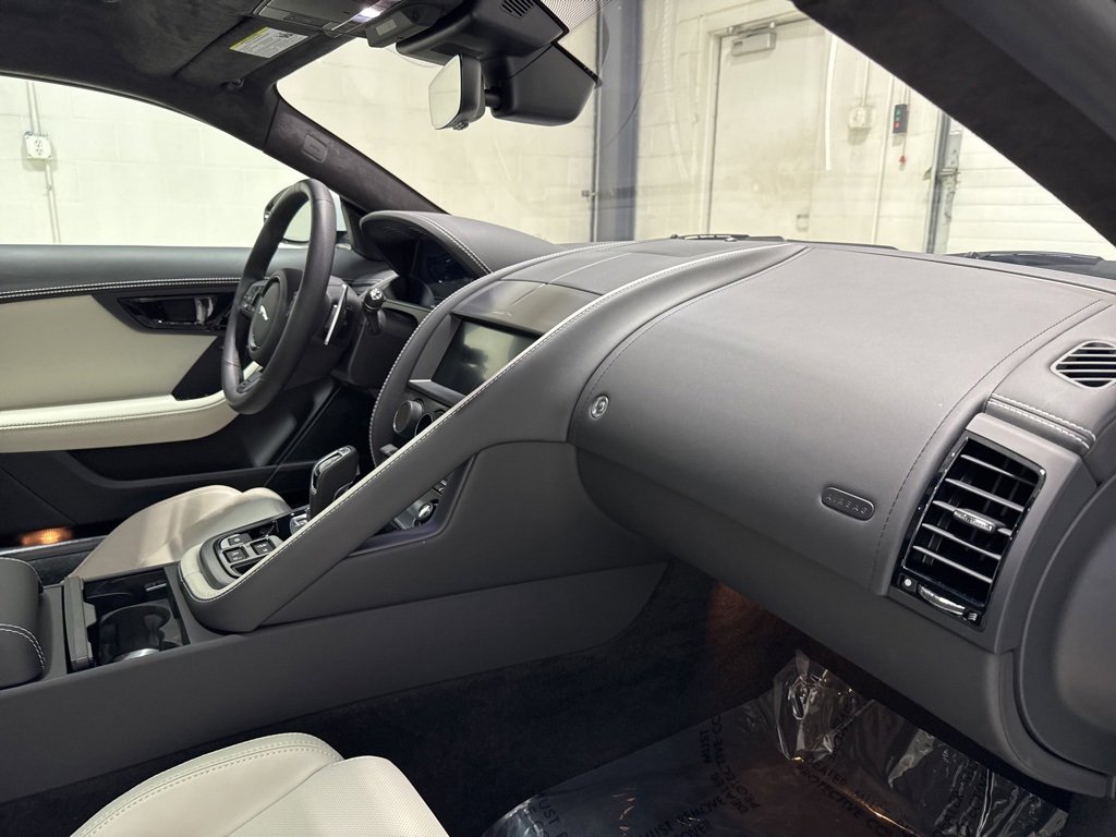 Used 2024 Jaguar F-TYPE R image 37