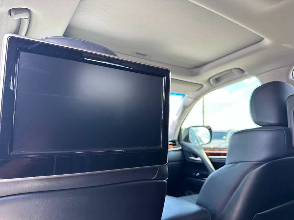 Used 2020 Lexus LX 570 4WD w/ Luxury Package image 35