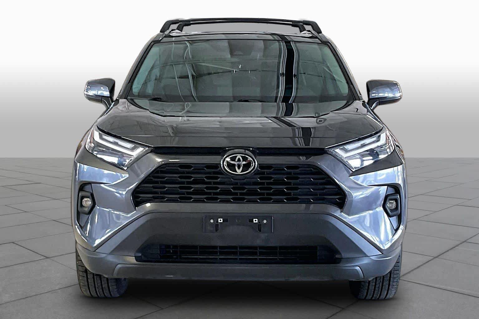 Used 2023 Toyota RAV4 XLE Premium FWD image 3