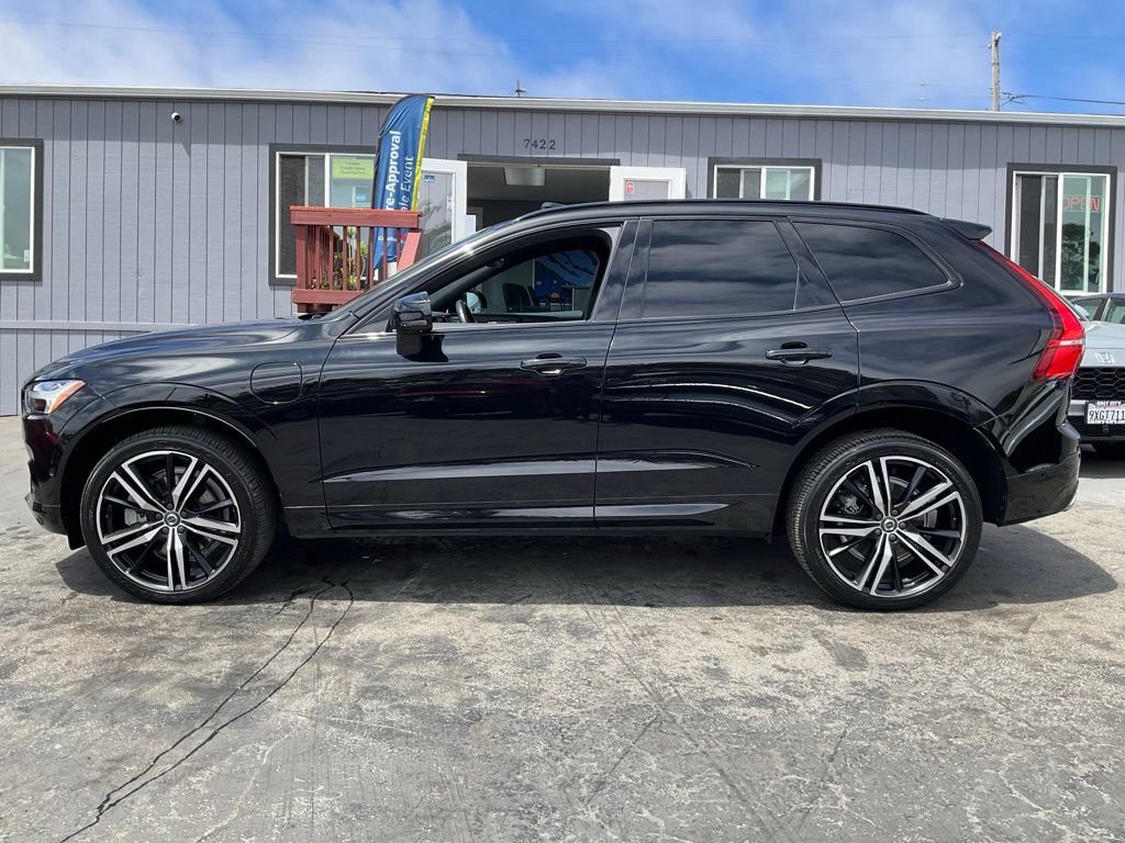 Used 2021 Volvo XC60 T8 R-Design w/ Advanced Package AWD/4WD image 6