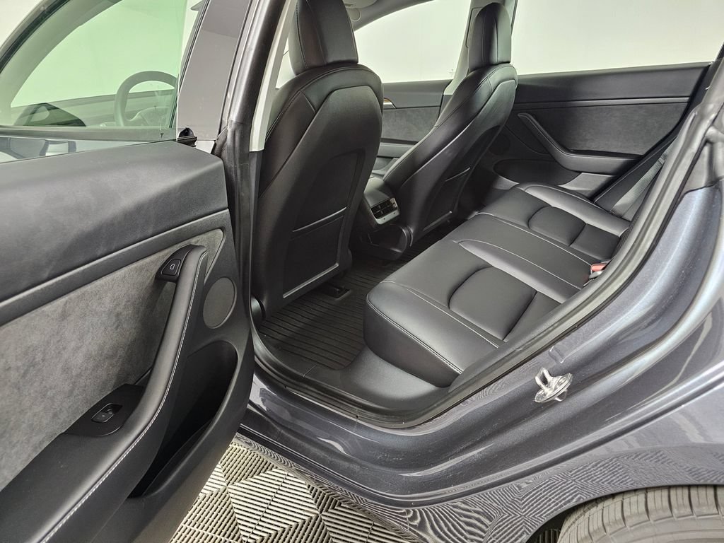 Used 2021 Tesla Model 3 Standard Range Plus RWD image 17