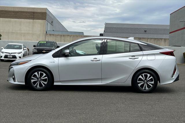 Certified 2017 Toyota Prius Prime Advanced w/ Carpet Mat Package FWD image 9