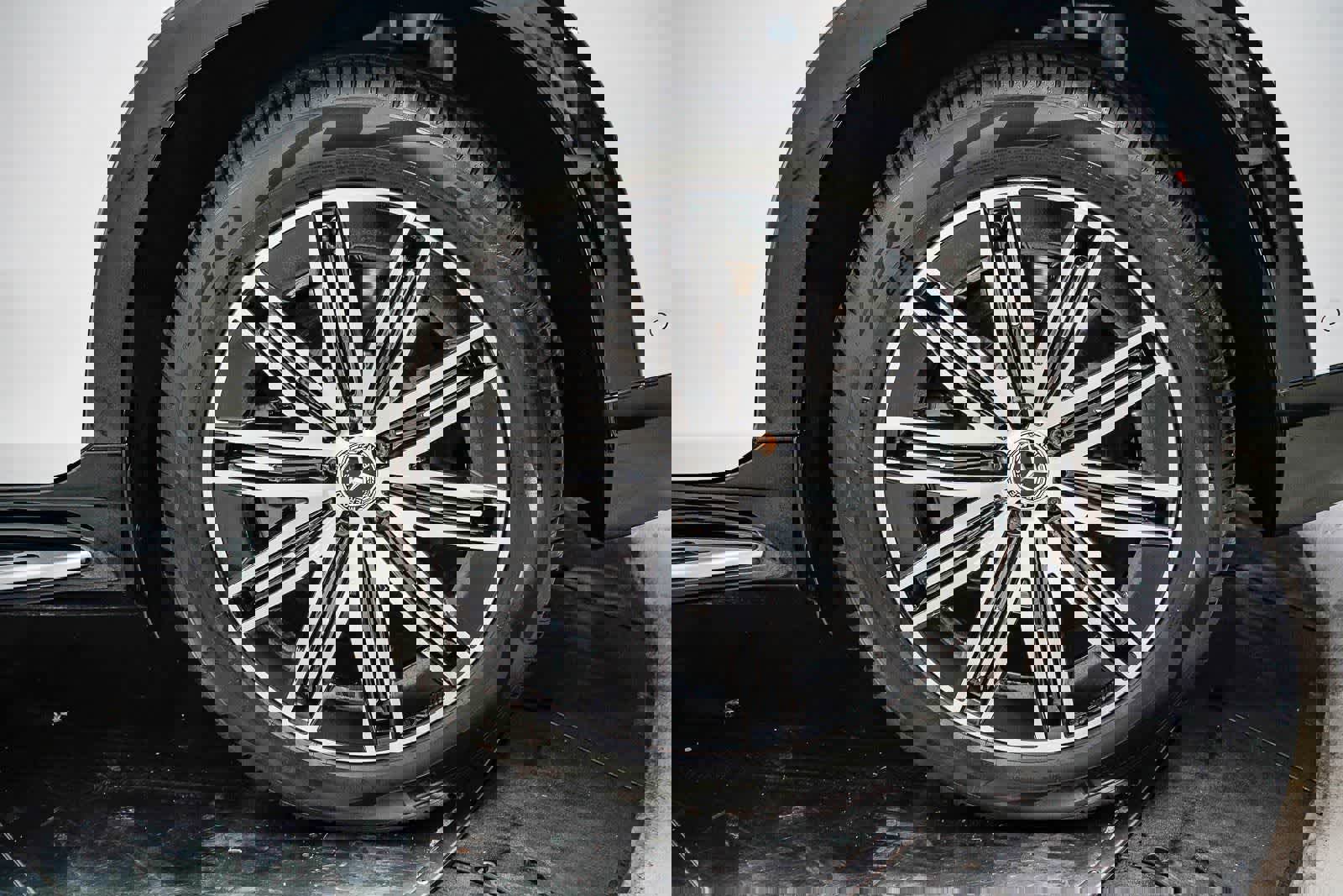 Used 2023 Mercedes-Benz EQS 580 4MATIC SUV image 10