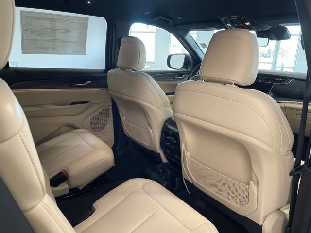 New 2025 Jeep Grand Cherokee L Limited w/ Trailer Tow Package image 34