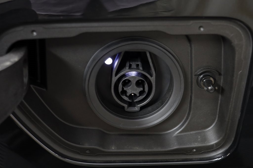 New 2026 BMW 750e xDrive w/ Executive Package image 4