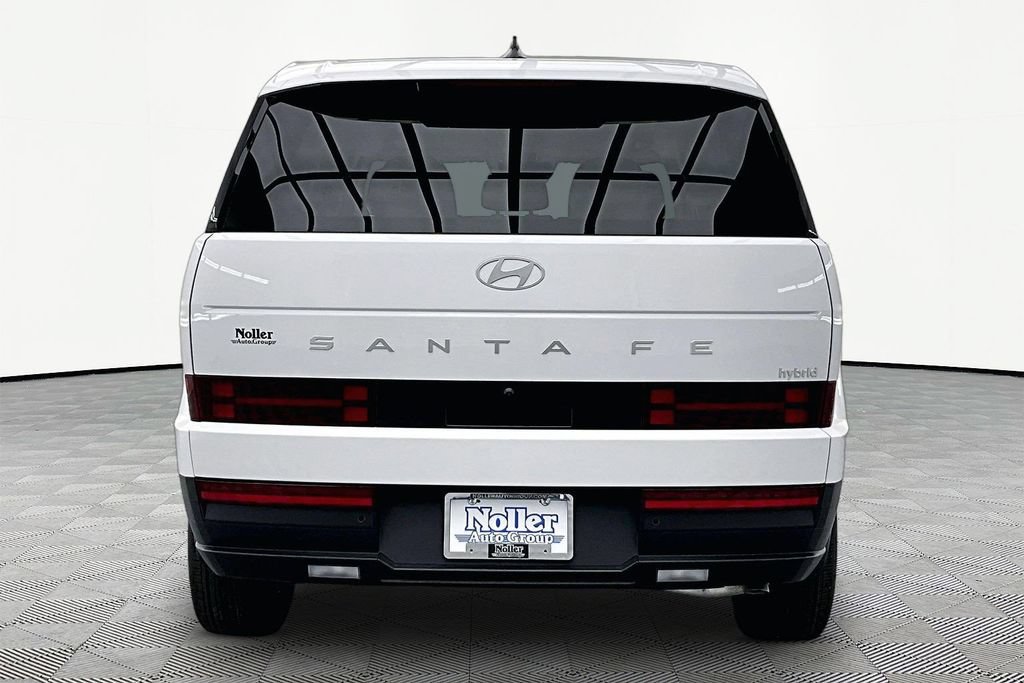 Used 2026 Hyundai Santa Fe SE FWD image 4
