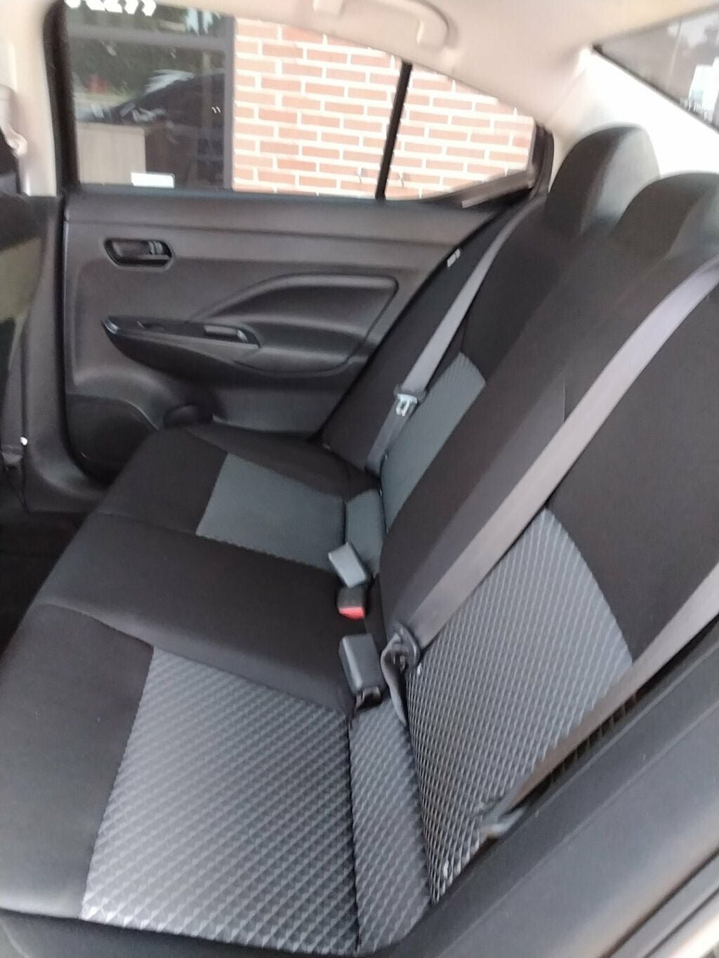 Used 2021 Nissan Versa S FWD image 8