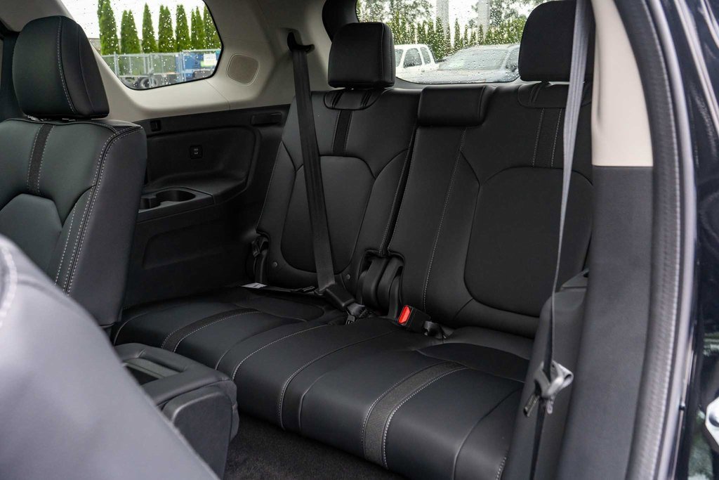 New 2025 Honda Pilot Touring image 12