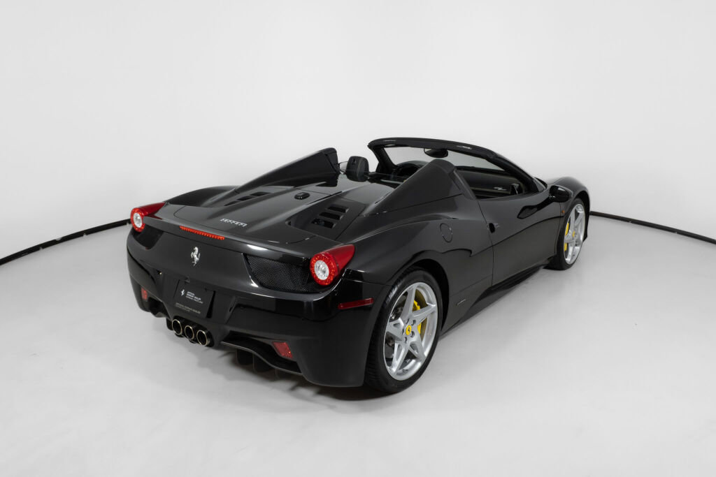 Used 2015 Ferrari 458 Spider RWD image 18