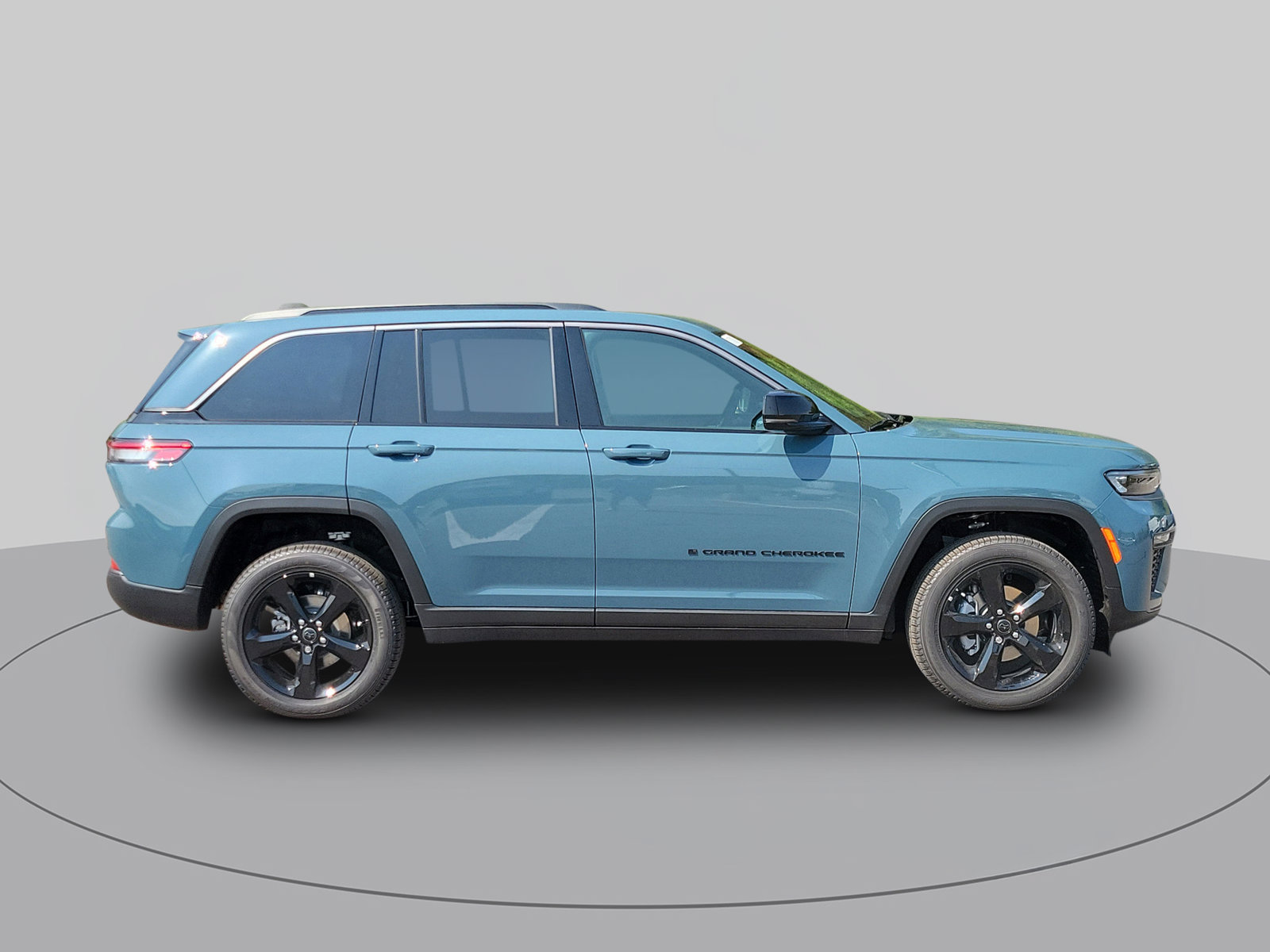 New 2027 Jeep Grand Cherokee Limited RWD image 2