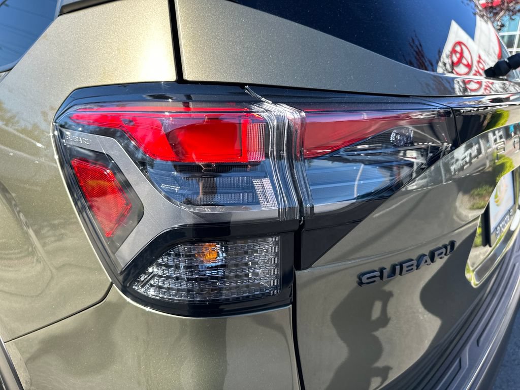 Used 2025 Subaru Forester Limited AWD/4WD image 10