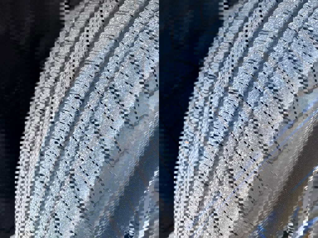 Used 2024 Jeep Grand Cherokee L Limited w/ Luxury Tech Group II image 13