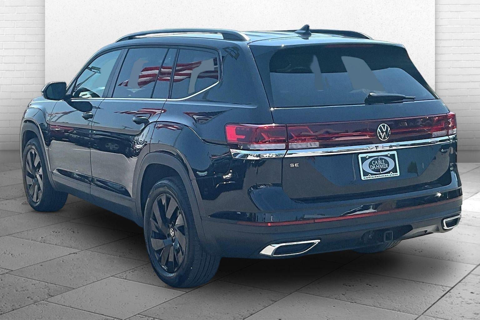 Used 2024 Volkswagen Atlas SE AWD/4WD image 9