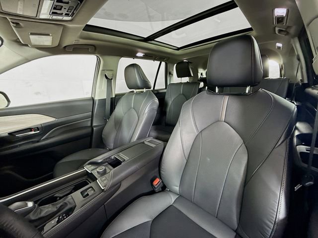 Used 2024 Toyota Grand Highlander Platinum image 23