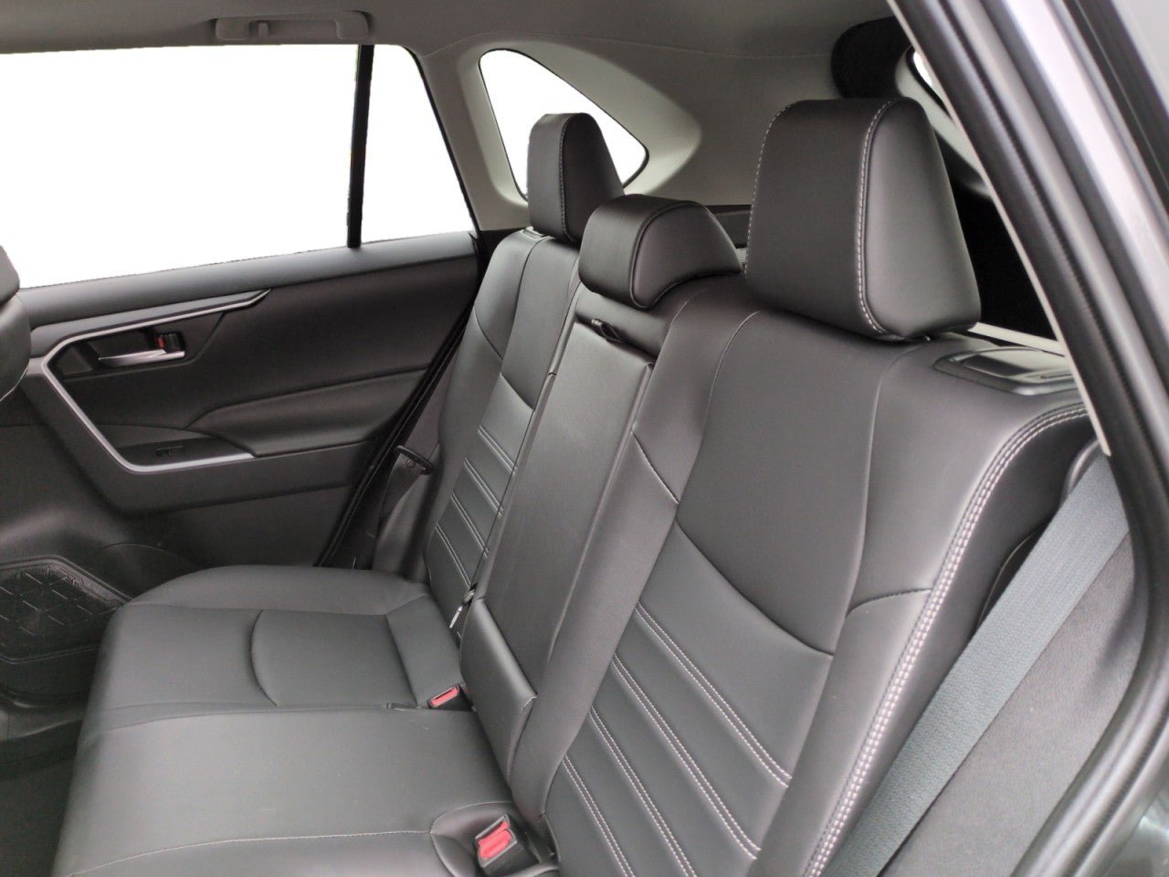 Used 2025 Toyota RAV4 XLE Premium w/ Weather Package AWD/4WD image 25