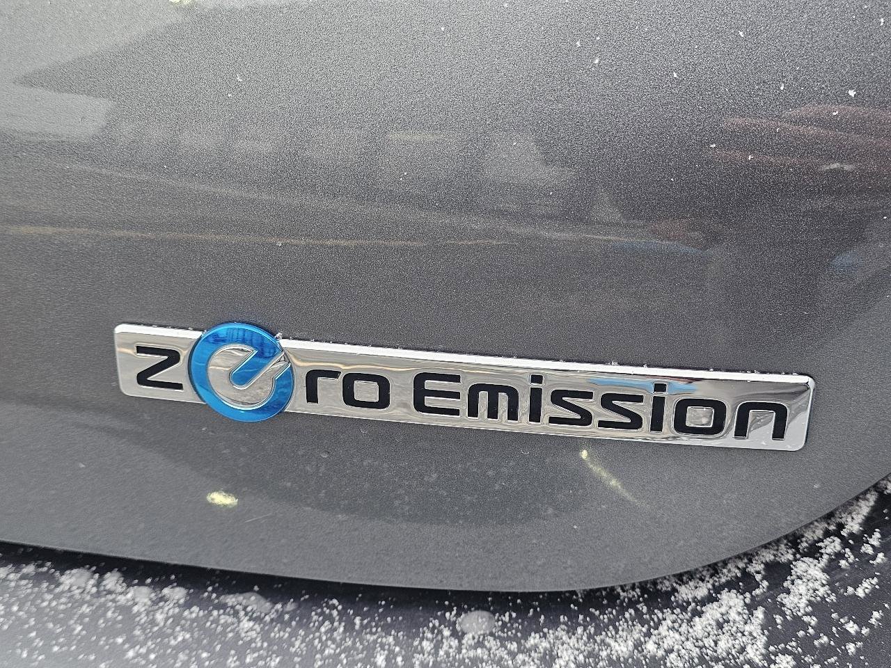 Used 2016 Nissan Leaf SV image 10