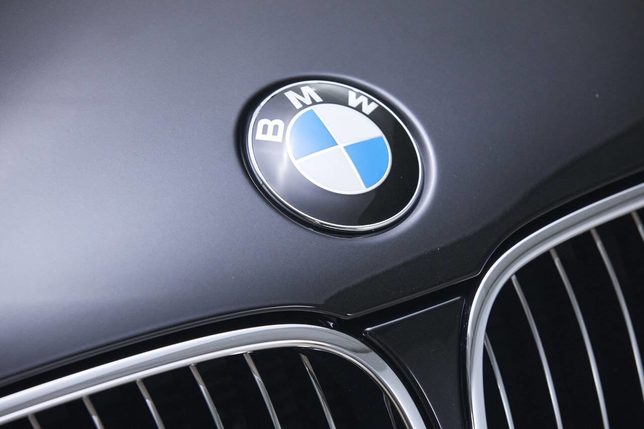 Used 2008 BMW M5 image 40