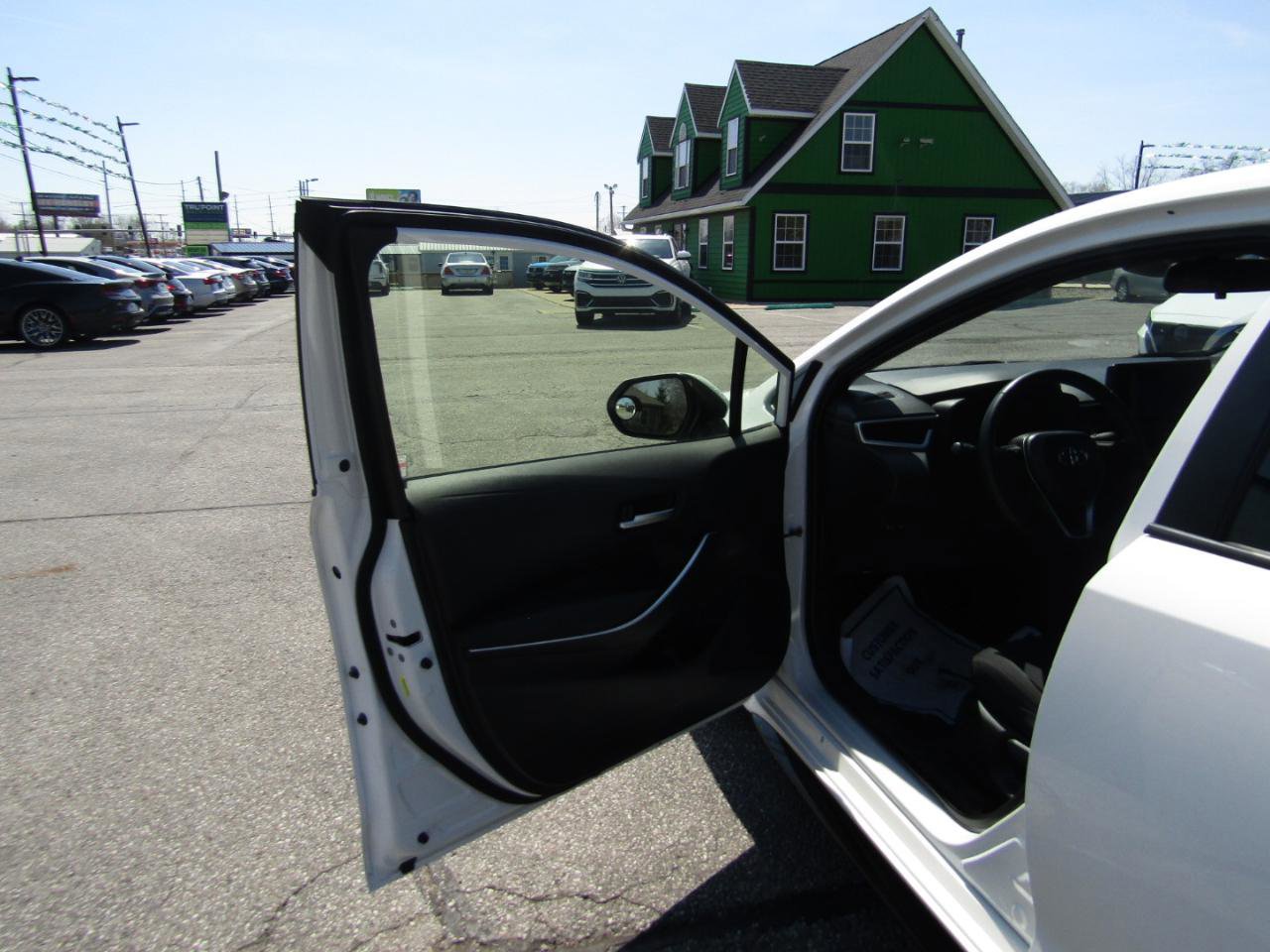 Used 2023 Toyota Corolla SE image 10