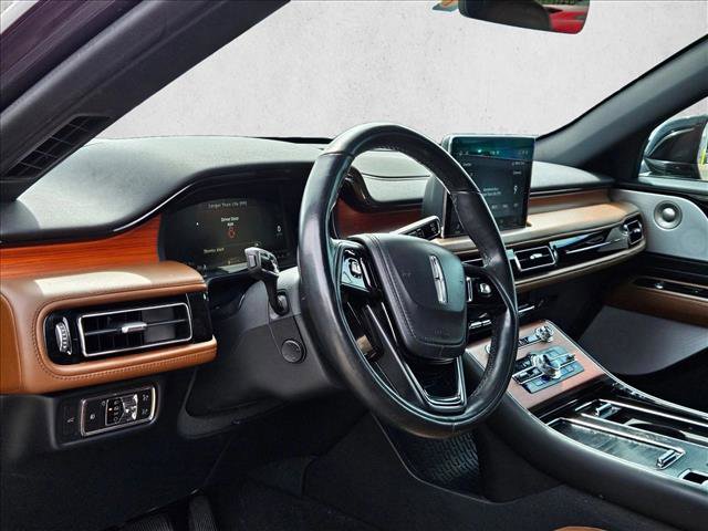Used 2020 Lincoln Aviator Reserve w/ Equipment Group 202A image 9