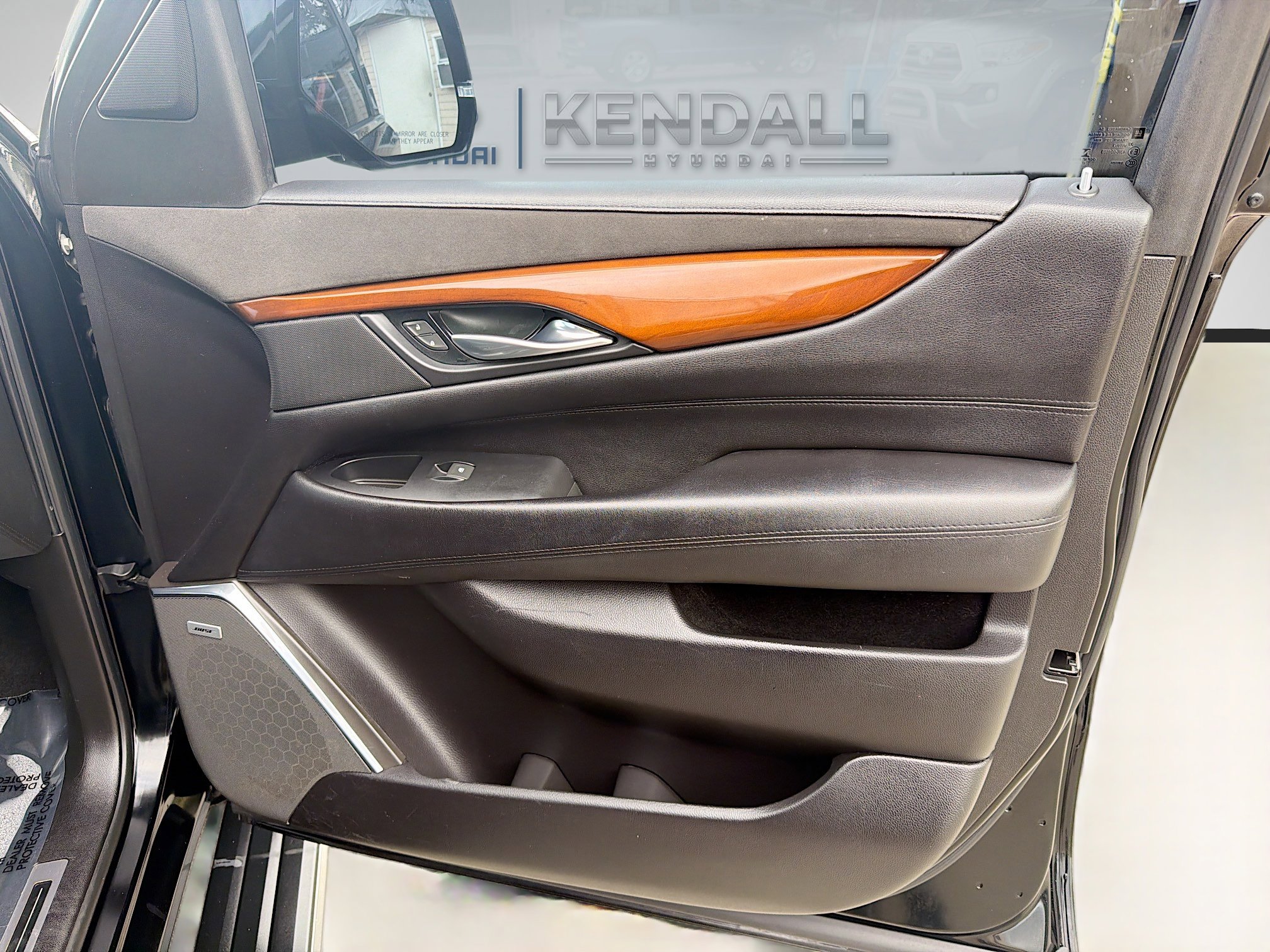 Used 2018 Cadillac Escalade Premium Luxury image 32