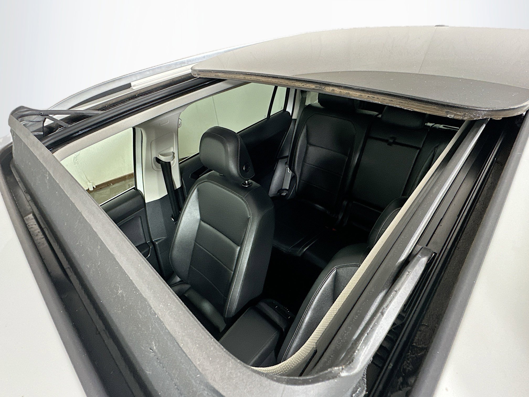 Used 2019 Volkswagen Tiguan SEL image 21