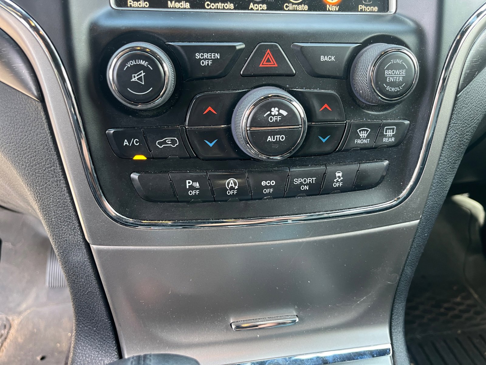 Used 2017 Jeep Grand Cherokee Altitude image 31