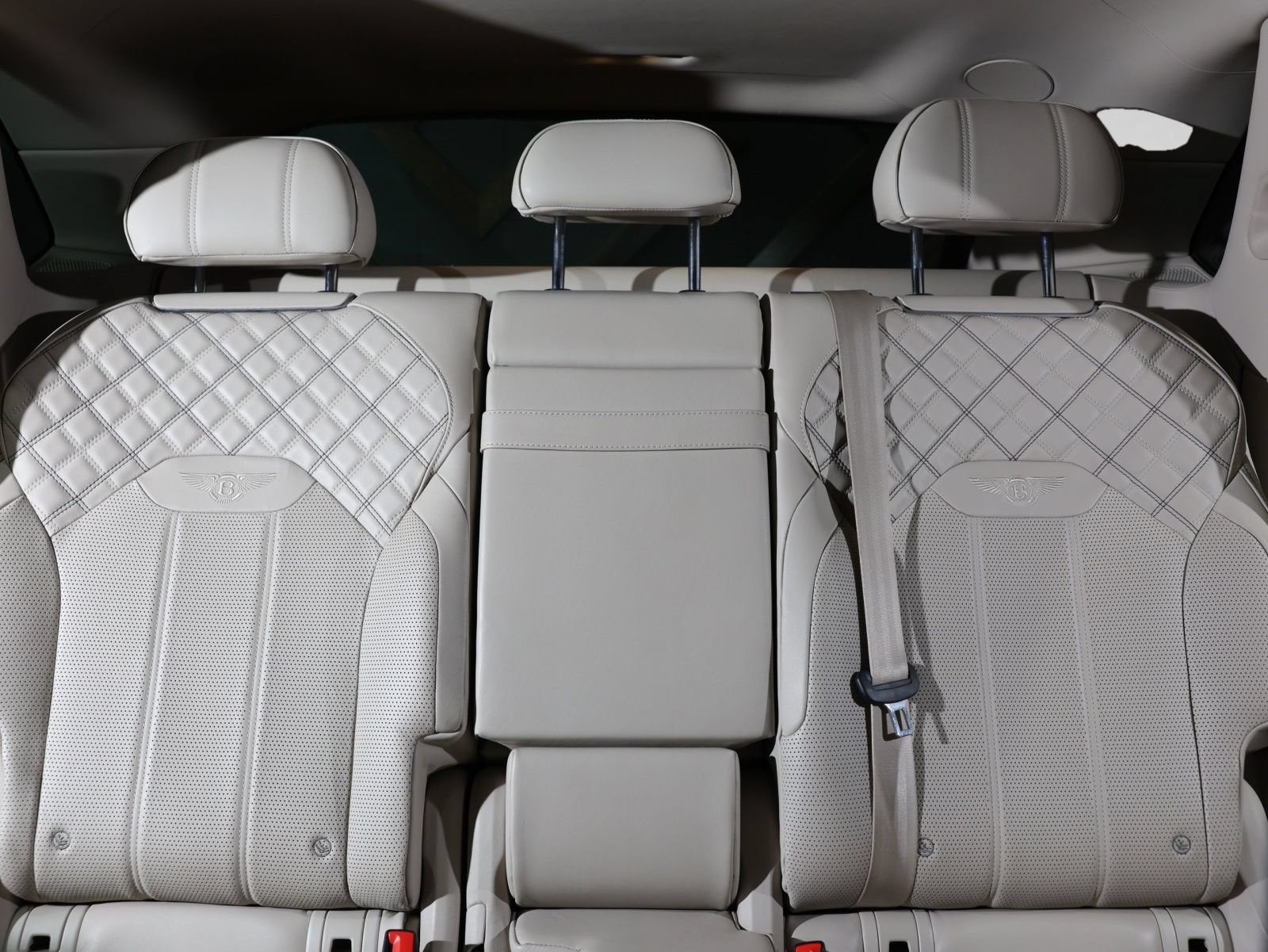 Used 2021 Bentley Bentayga w/ First Edition Specification AWD/4WD image 16