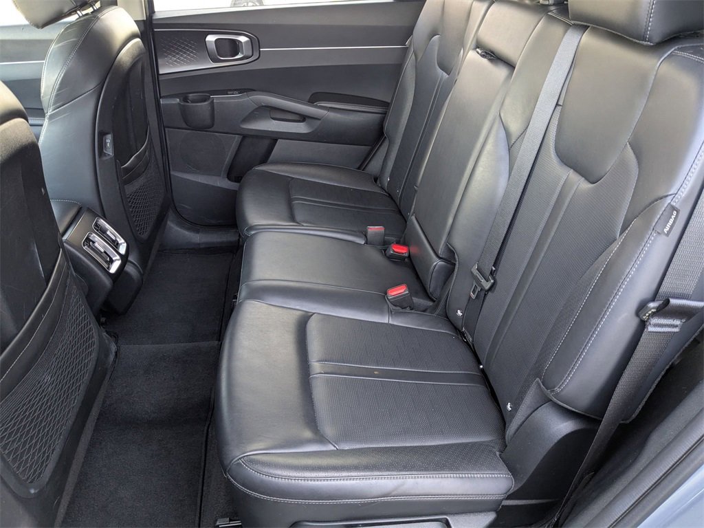 Used 2024 Kia Sorento S image 29