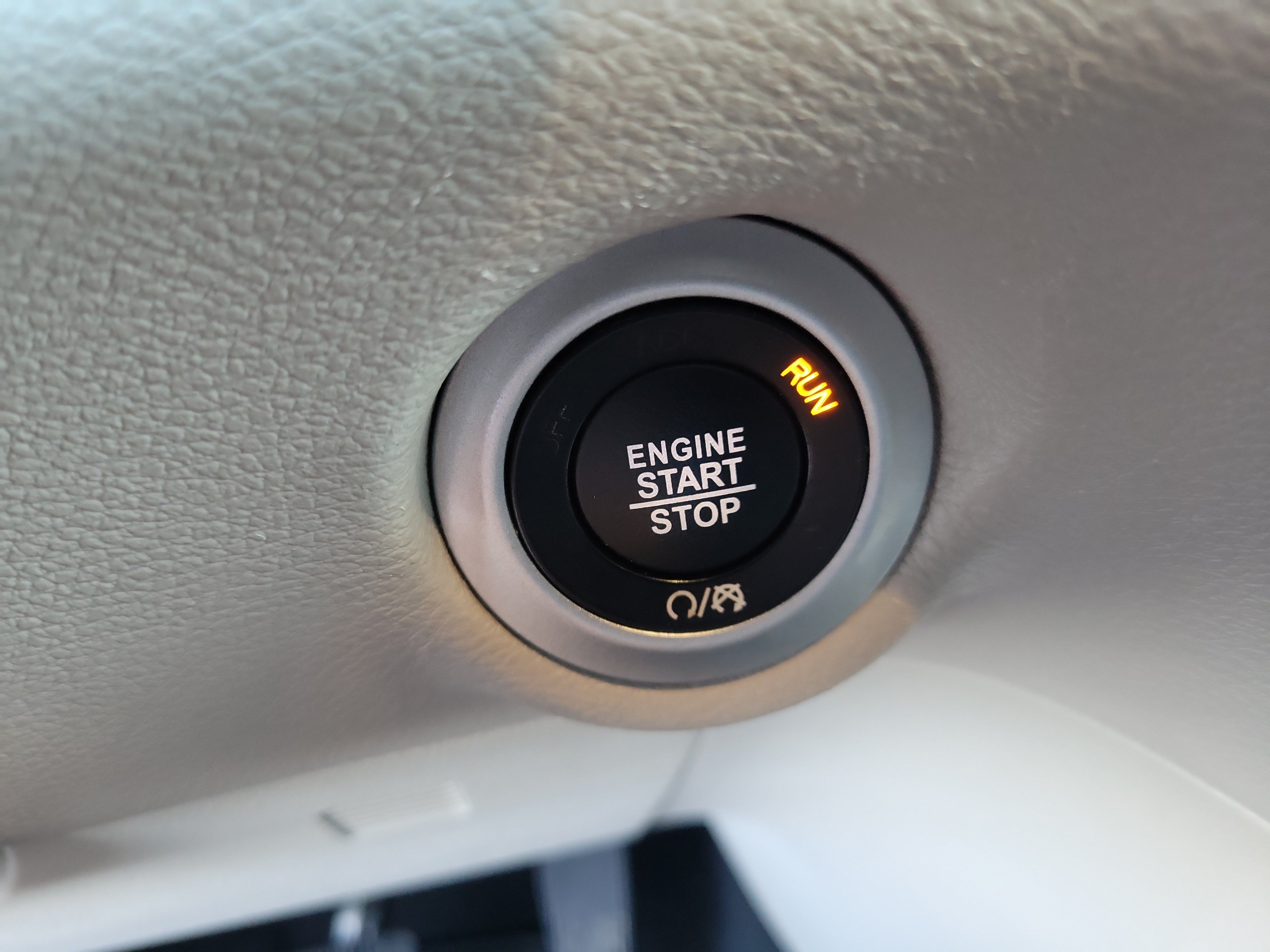 Used 2024 Chrysler Pacifica Touring-L FWD image 30