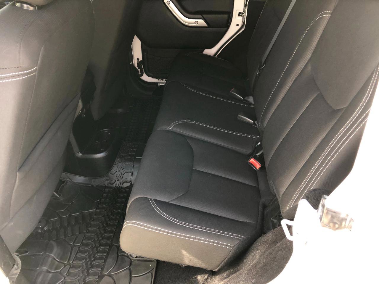 Used 2016 Jeep Wrangler Unlimited Rubicon image 47