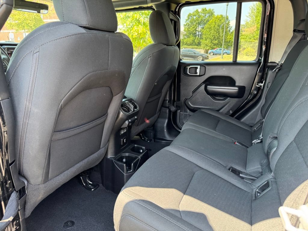 Used 2021 Jeep Gladiator Sport AWD/4WD image 11