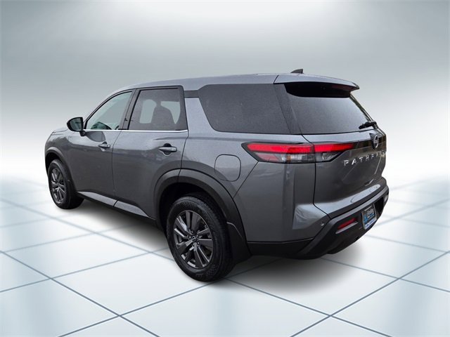 Used 2023 Nissan Pathfinder S image 7