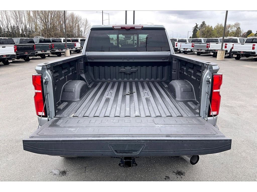 Used 2025 Chevrolet Silverado 2500 ZR2 w/ Technology Package AWD/4WD image 11